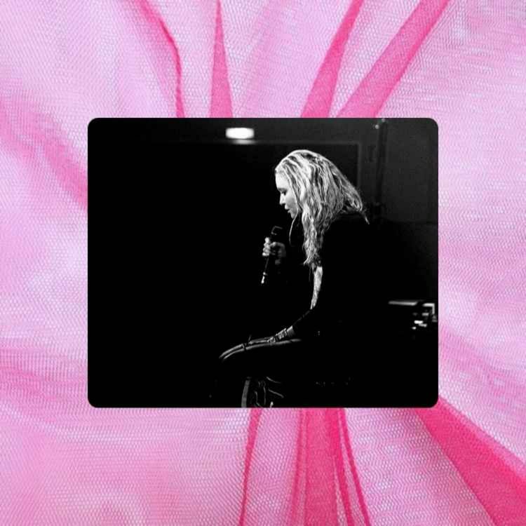 cover art for Nawel Ben Kraïem, les mots pour se fendre et se défendre // Le printemps des poétesses