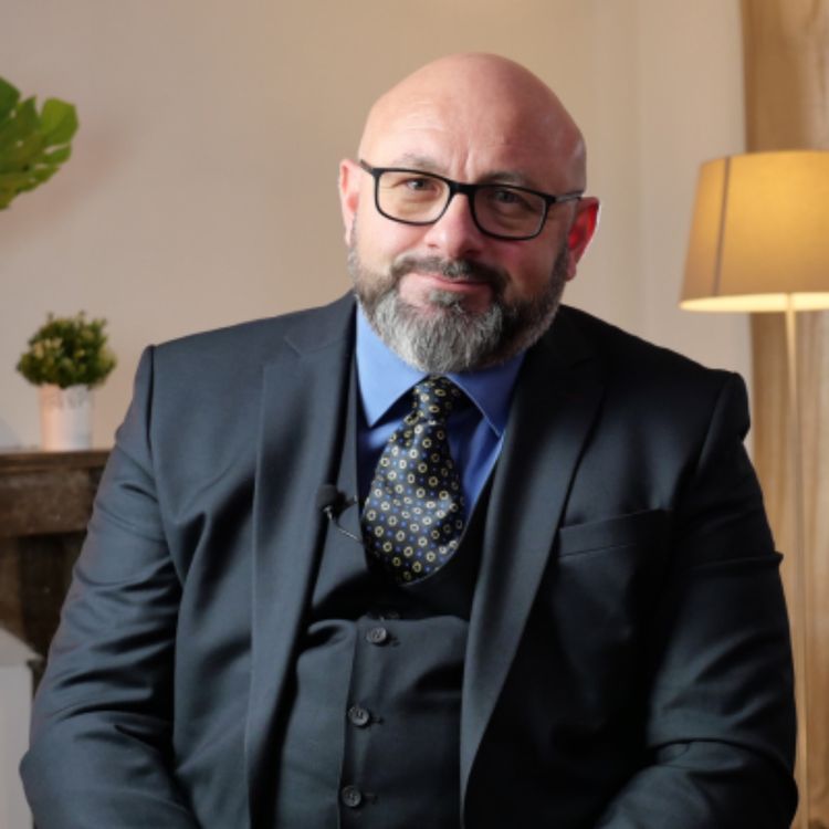 cover art for #2 Nicolas Pomiès : d’ouvrier à Vice-Président de mutuelle, l’ascension sociale d’un amoureux de la langue française