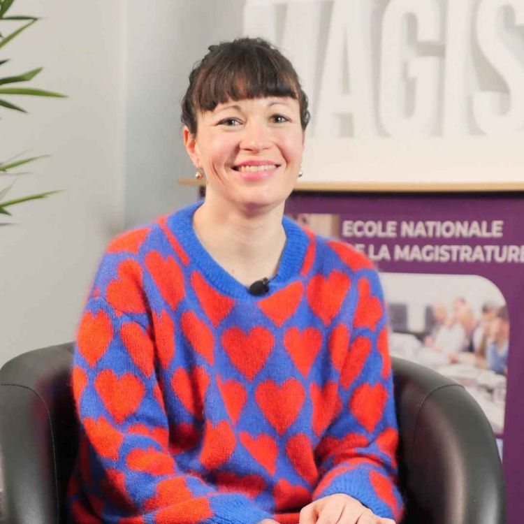 cover art for Agathe Divay : Du ministère de l’écologie à la robe de magistrat