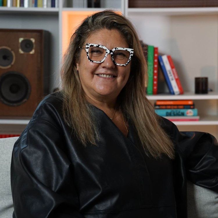 cover art for Karine, alias Careerkueen : elle a réinventé sa vie pro et inspire des milliers de personnes à suivre le mouvement