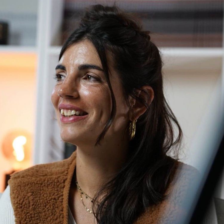 cover art for Stomie Busy : transformer la maladie en force créative