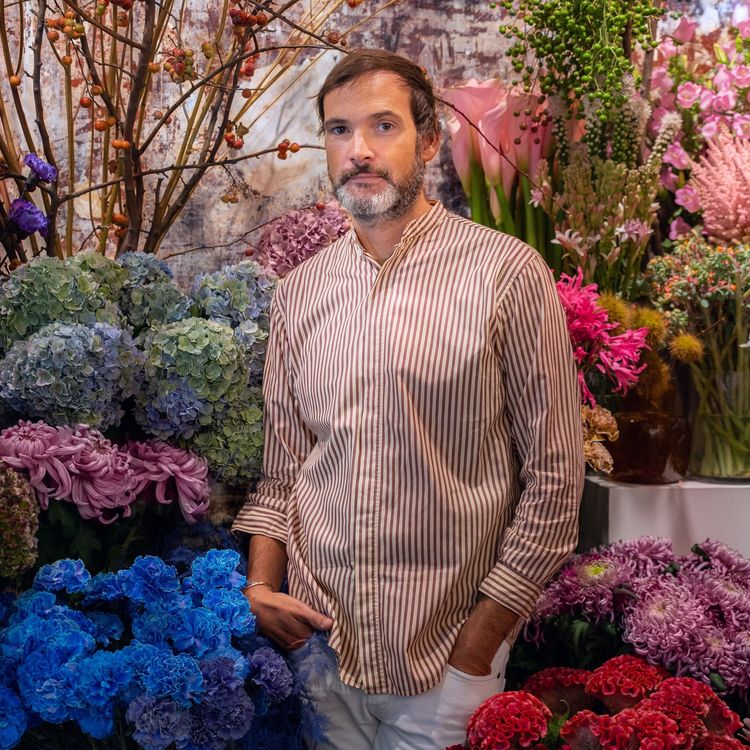 cover art for Debeaulieu, le RH devenu fleuriste