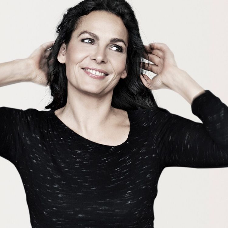 cover art for Når kvinder støtter hinanden med Maybritt Krewald