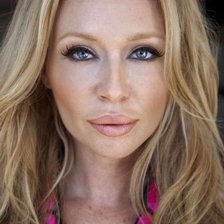 cover art for 60. INTERVJU: Isabel Adrian