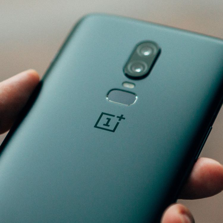 cover art for OxygenOS 12 update for OnePlus Phones will add new Theme Store