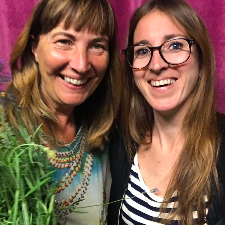 cover art for #25 Jeannette Conte & Evakarin Wallin -Tänk om det är så att... det här är ett extralångt sommaravsnitt!