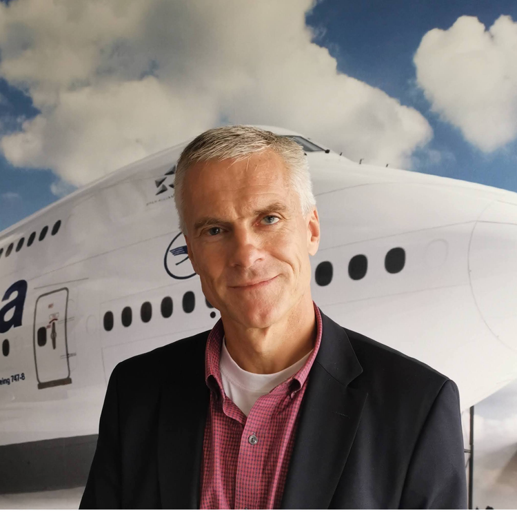 cover art for Travel News intervjuar Lufthansas Sverigechef Håkan Bäverstrand