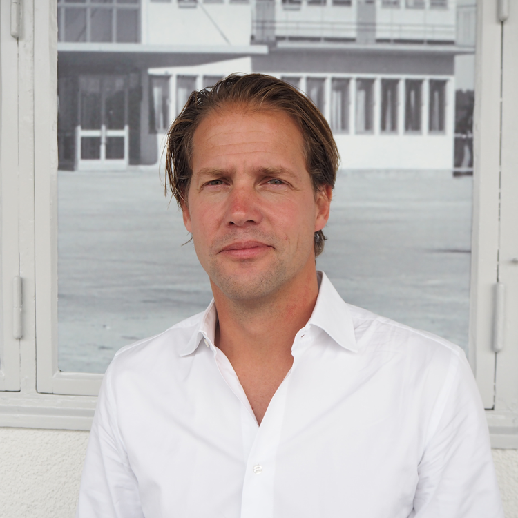 cover art for Travel News podcast-intervju med ESS groups vd Jonas Stenberg