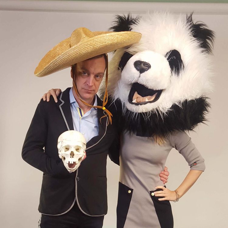 cover art for Avsnitt 7: Den leende delfinen