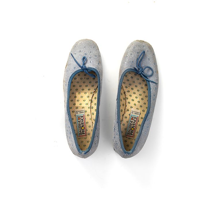 cover art for Elaine White - A Mile in My Shoes