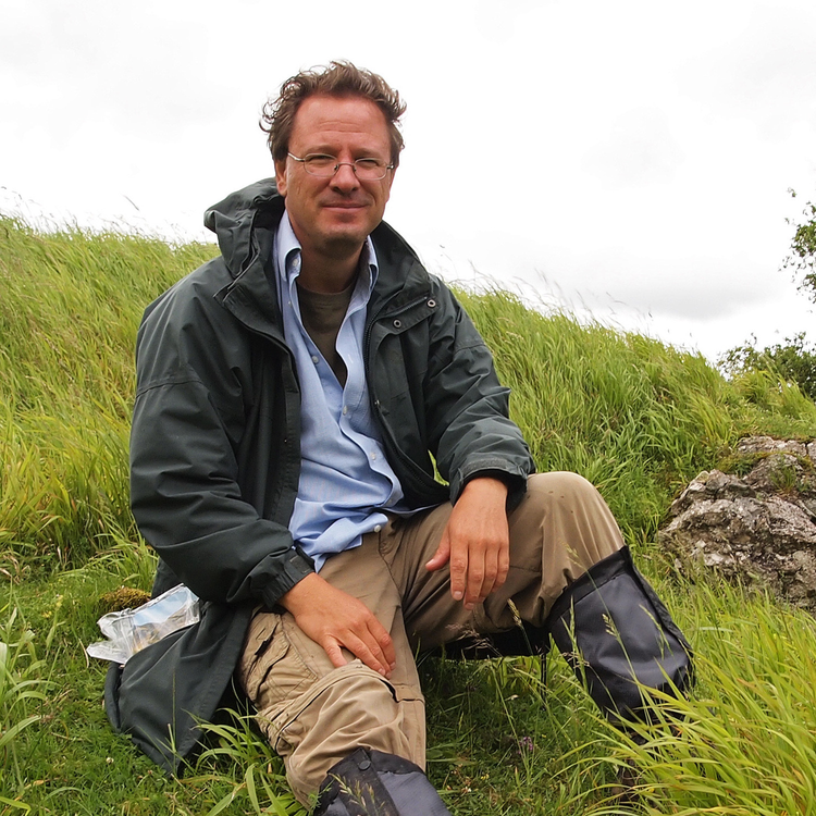 cover art for Little Atoms 606 - Julian Hoffman's Irreplaceable