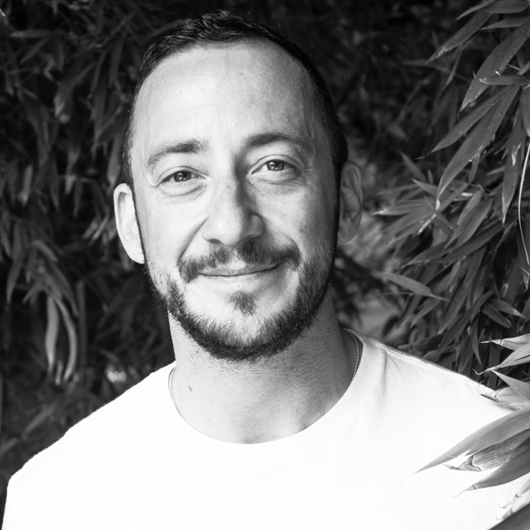 cover art for Little Atoms 548 - Thomas Page McBee's Amateur