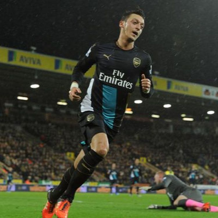 cover art for Mesut Ozil puts Arsenal ahead at Norwich City