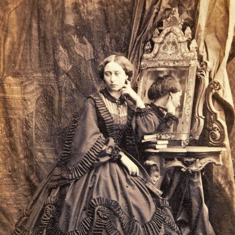 cover art for 2.9 Alice (1) Her Father's Daughter