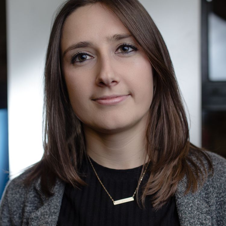 cover art for Elle Wadsworth - Biography