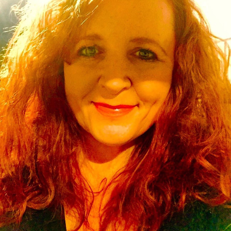 cover art for DTD: 330 - Twitter's Archer's super Fan Keri Warbis sorts out Ambridge