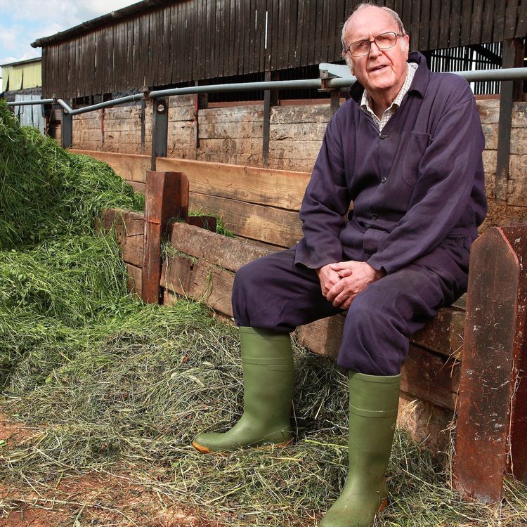 cover art for DTD: 304 - A tribute to Colin Skipp, who played Tony Archer and other hot topics