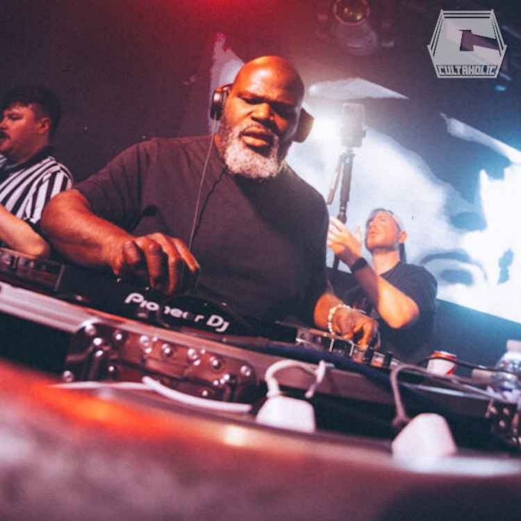 cover art for MARK HENRY on DJing at Sweet Chin Disco and making MIXTAPES for the Ladies!