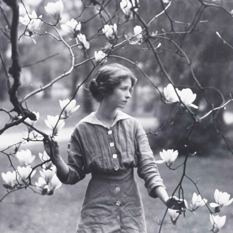 cover art for “What lips my lips have kissed, and where, and why” by Edna St Vincent Millay