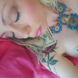 Lorelei Lee: Cash, Pt1 - Why Are People Into That?!
