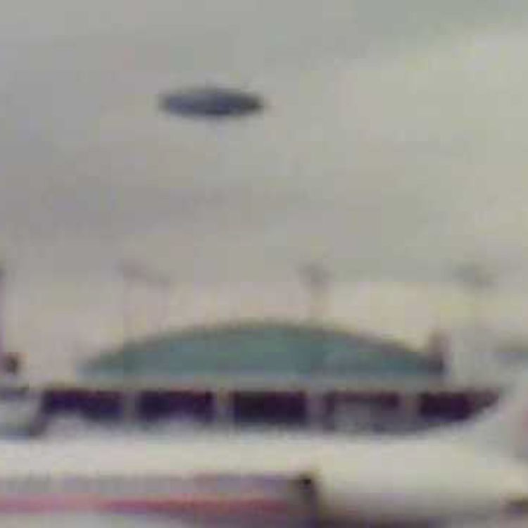 cover art for 2006 Chicago O'Hare UFO sighting