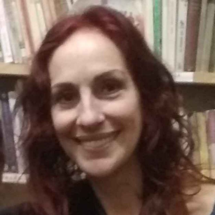 cover art for Alejandra Wolff Actriz de la Comedia y Cantante nos cuenta de su vida y trayectoria