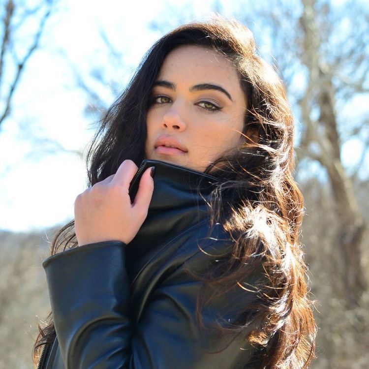 cover art for 216: The Benefits of Being Multilingual with Lina Abisoghomyan