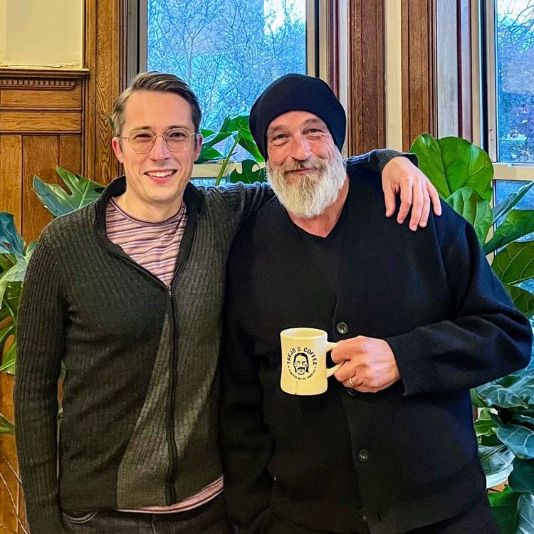 cover art for WW443: Brooklyn, Batman, Bühnenlicht – Torsten Sträter über die Kraft (und Grenzen) der Komik in Krisenzeiten