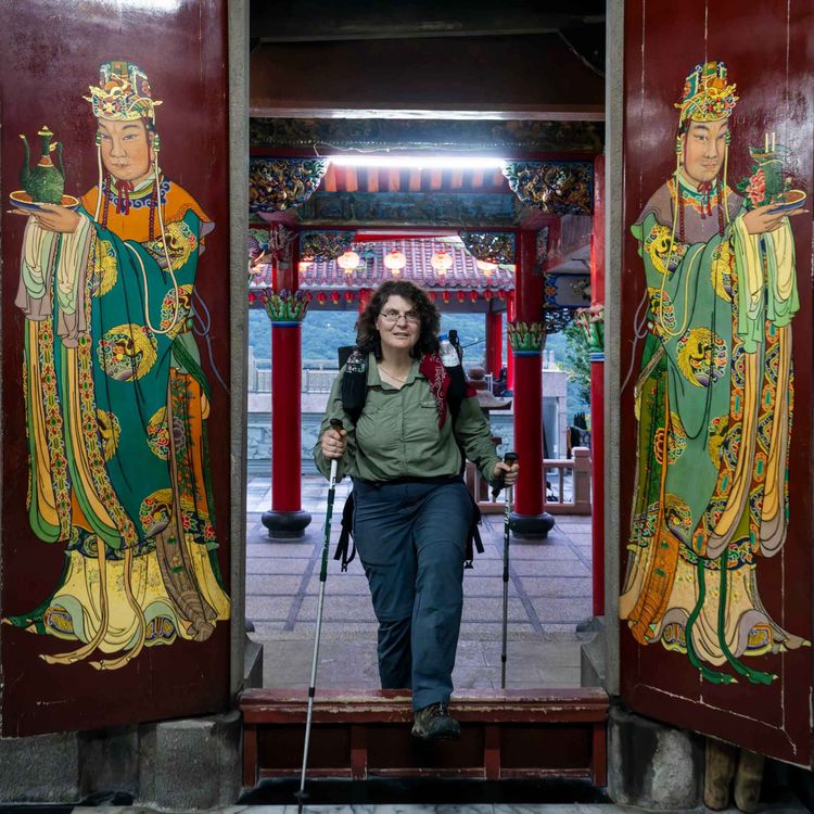 cover art for Pilgern weltweit – Christine Thürmer über Jakobsweg, Pilgerwege in Asien und Osteuropa sowie Spiritualität | WW452