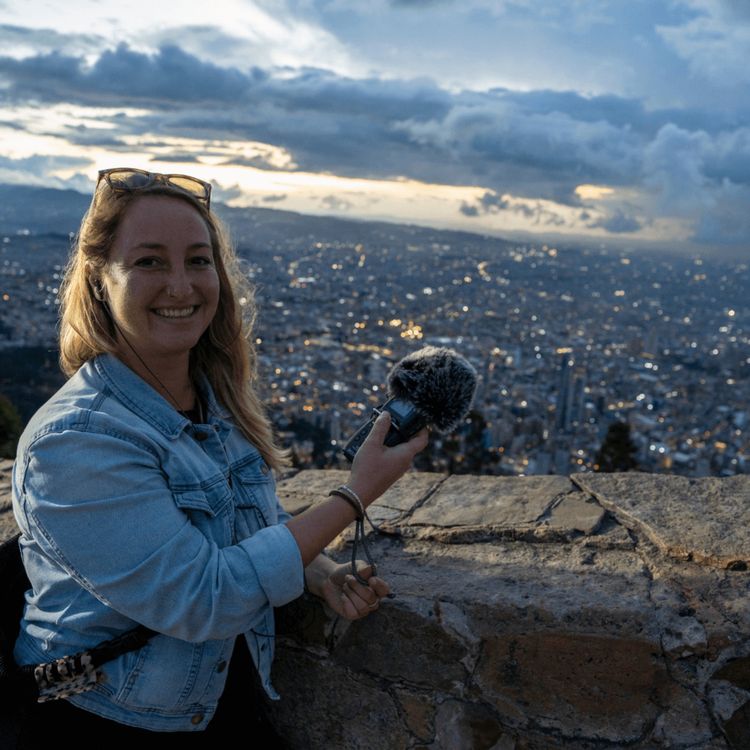 cover art for Kolumbien: Eine Reise durch Millionenstädte, Kaffeeplantagen und kolumbianische Kultur – unterwegs in Bogotá und Medellín mit Janna Olson | WW450