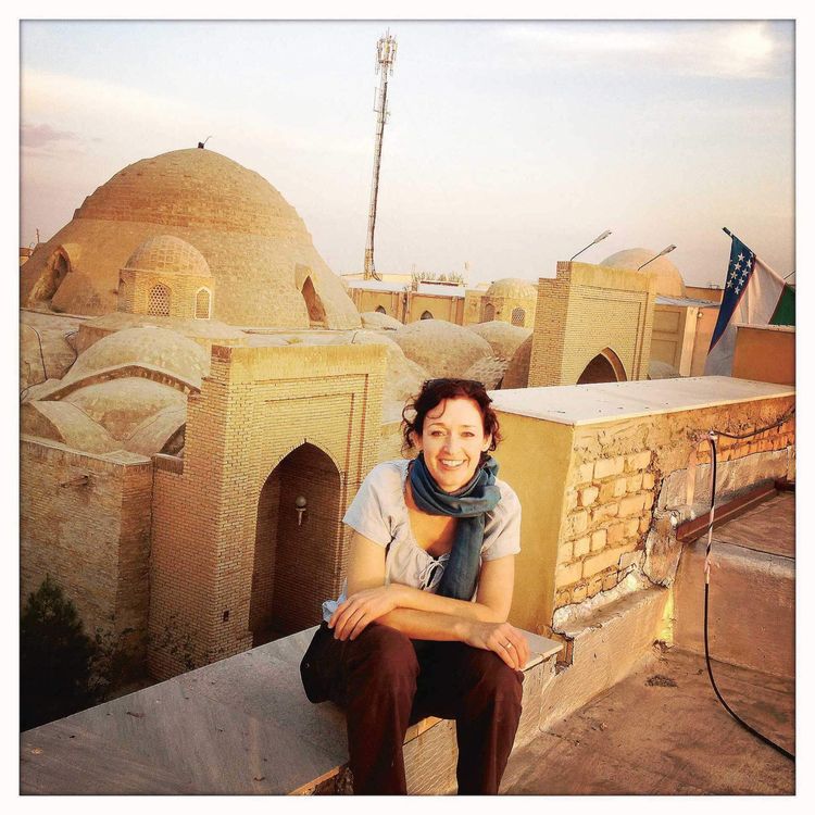 cover art for WW112: Ostwärts – Mit dem Rucksack der Sonne entgegen – mit Julia Finkernagel