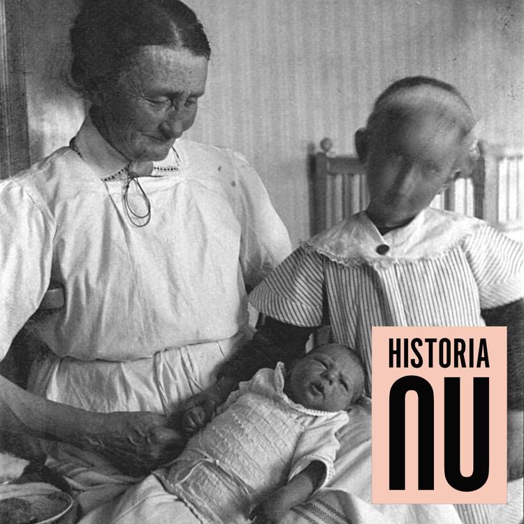 cover art for Kläda i blodig skjorta - Från kloka gummor till proffsiga barnmorskor