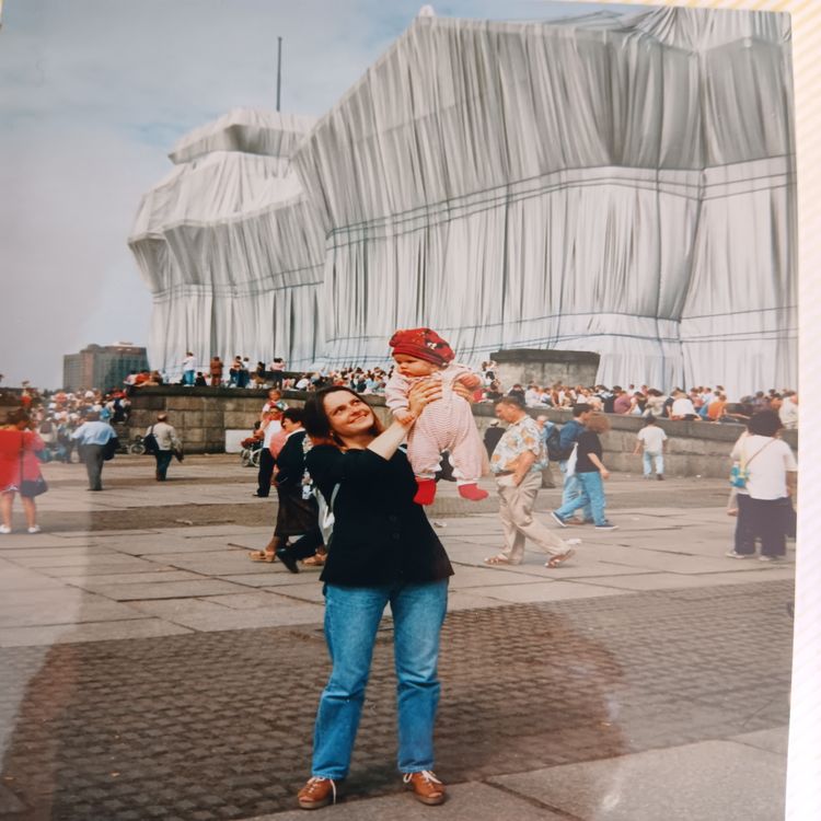 cover art for Erst Stirnrunzeln, dann helle Freude