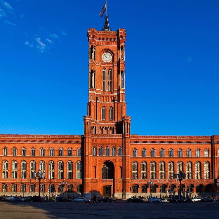 cover art for Pleite, aber sexy