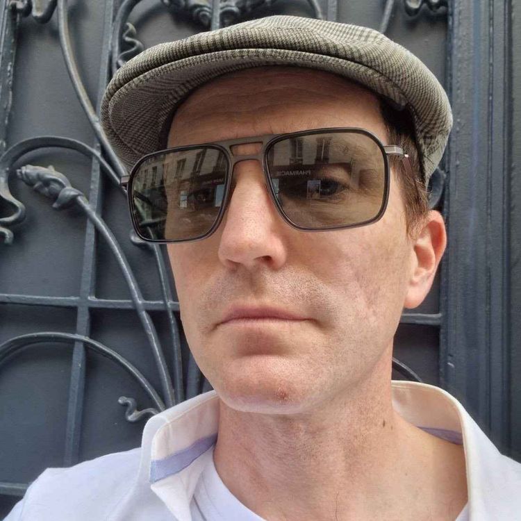 cover art for 695. Henrik Möller om sitt nya liv