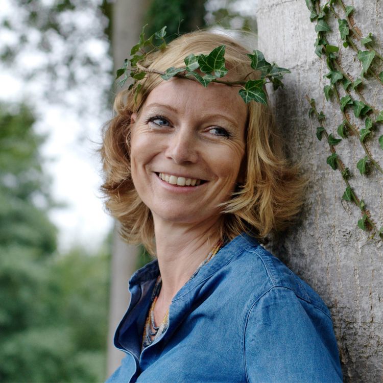 cover art for #6 Amazones - Valérie Demars : L’Amazone passion parfum !