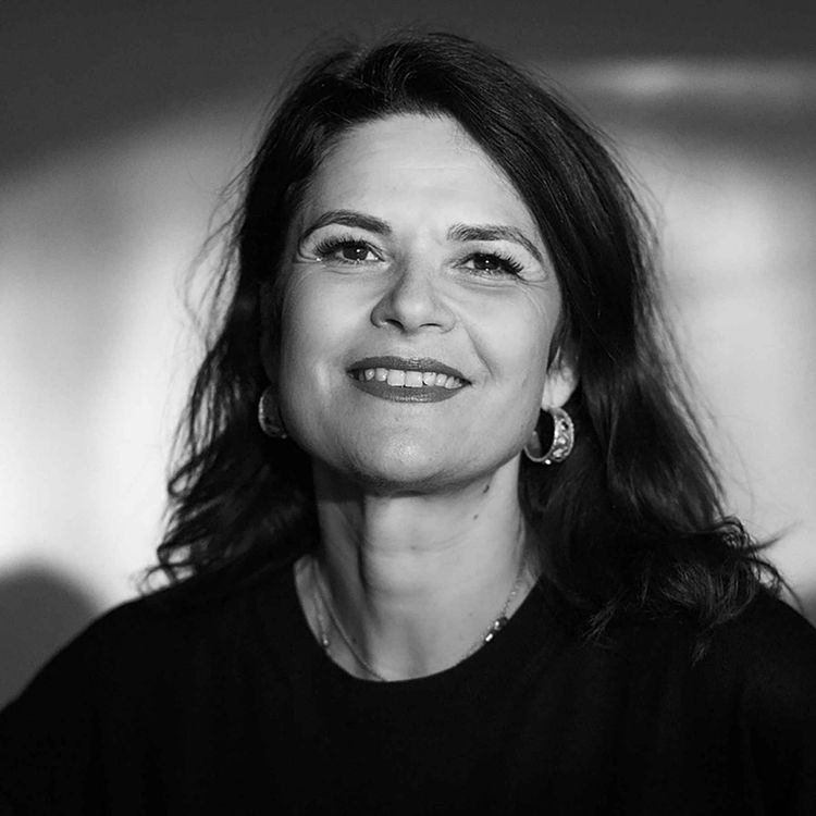 cover art for #6 Julie Mamou Mani : La thérapie du rire 