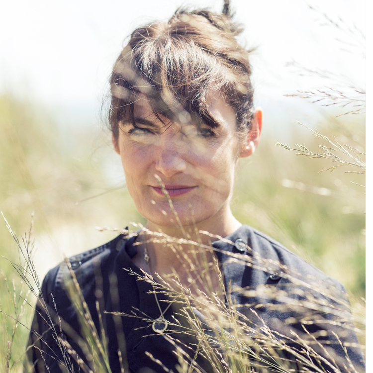 cover art for #1 Amazones - Gwenn Libouban : Réflexologie plantaire, bienfaits pour l'âme !