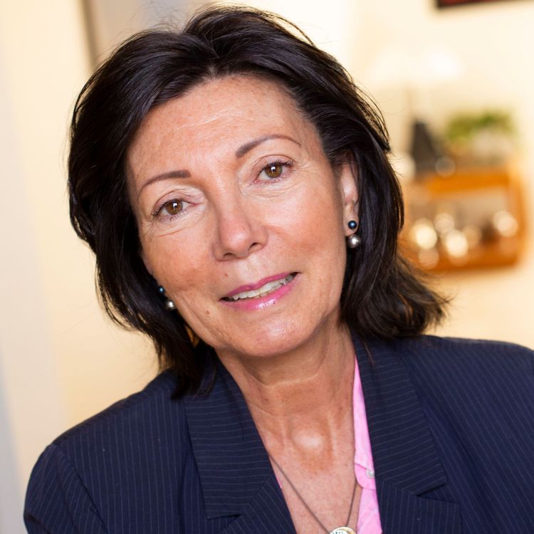 cover art for #102 Olivia Varin-Bernier : S’éveiller à plus grand que soi avec la voie de l’ennéagramme !