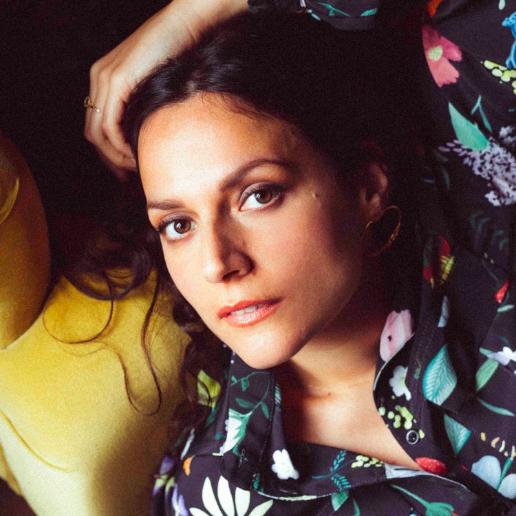 cover art for #29 NACH Anna Chedid : Le féminin engagé et la musique