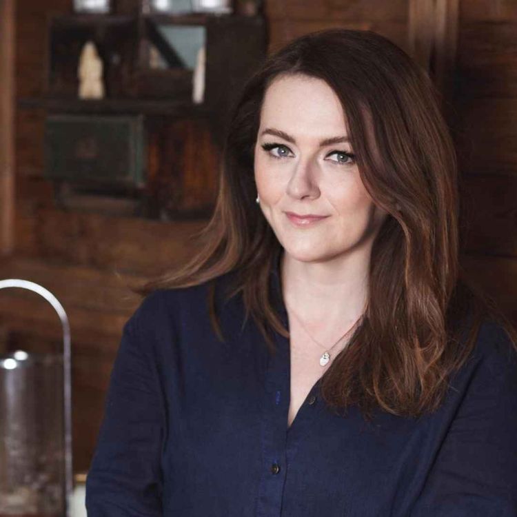 cover art for 318: Comedy, feminism and novel writing with Julia Raeside