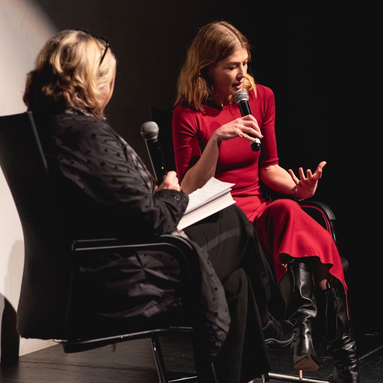 cover art for Rosamund Pike & Rosie Boycott - A Private War