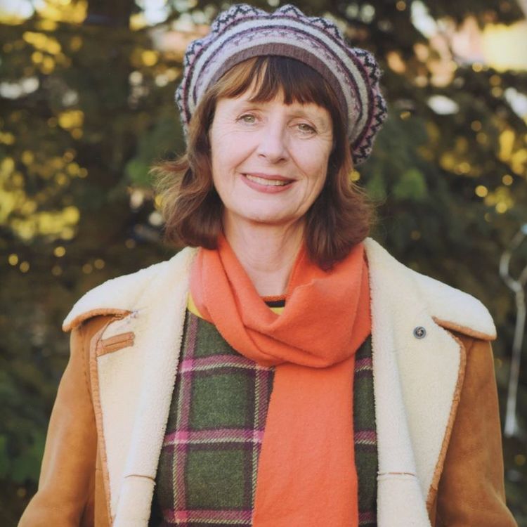 cover art for Dadland: A daughter's journey into her father's past - Keggie Carew - 5x15 Bristol