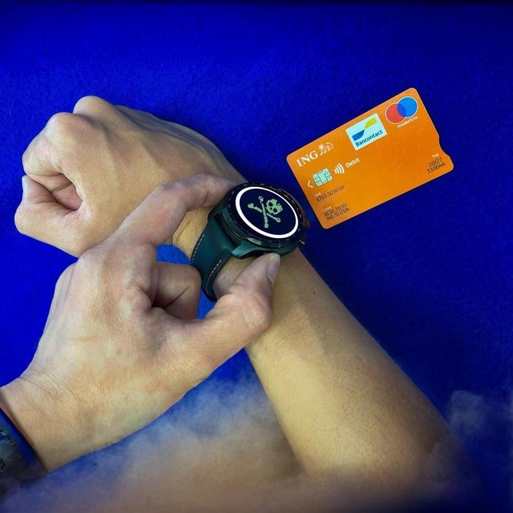 cover art for Comment infiltrer une entreprise avec ces 3 gadgets d’espionnage — chronique Rémi Fleurance (rediff)