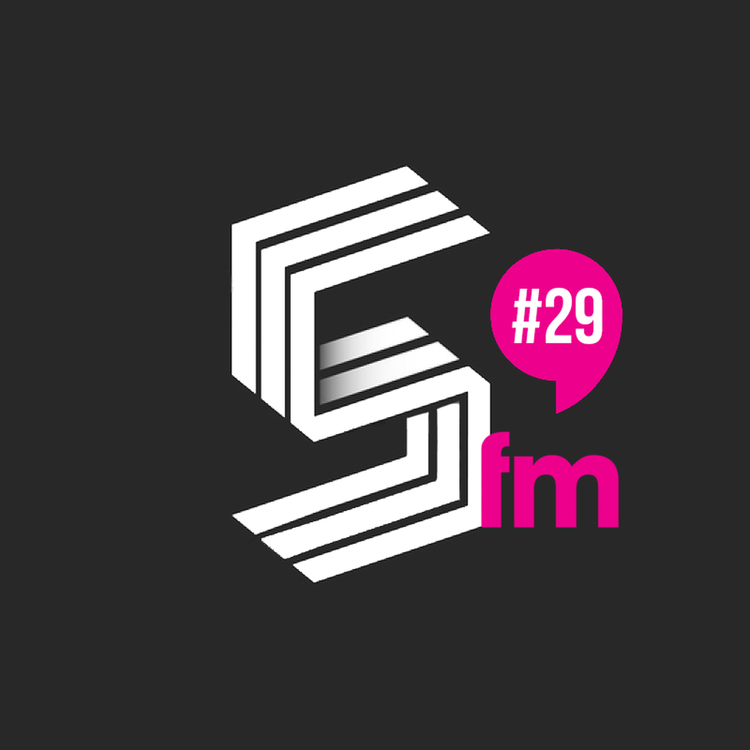 cover art for La Incómoda Entrevista a Mark Zuckerberg, cortesía de Kara Swisher