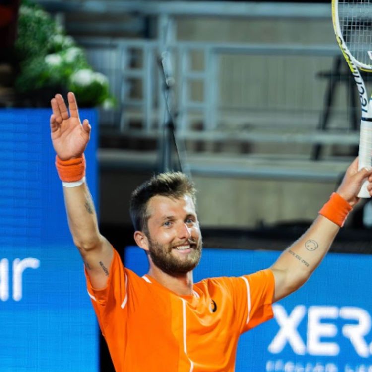 cover art for Histoires de marques ASICS: Coulisses et anecdotes des contrats de Djokovic, Parry, Moutet et Fils 