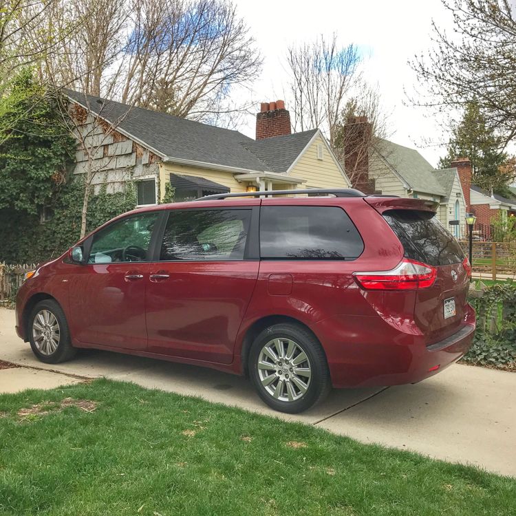 cover art for 048: Minivan Livin': Non car people discussing cars