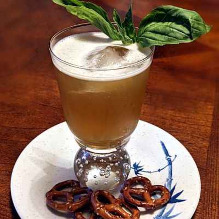 cover art for Basil Vodka Gimlet Coctail : A Cookalong Podcast Quick Bite