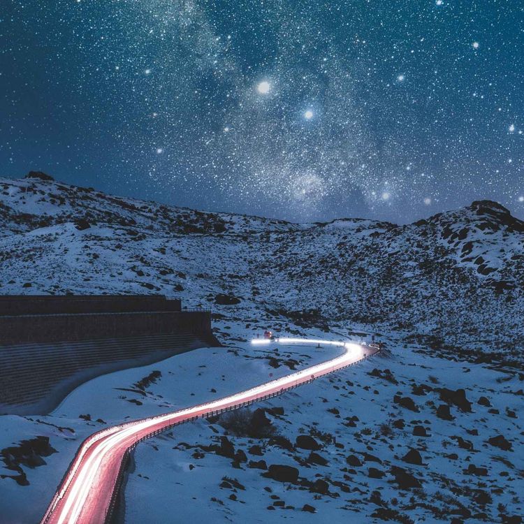 cover art for E28 - Customer journey management 