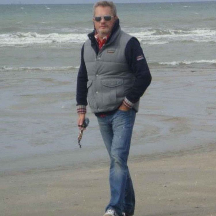 cover art for Un beau parleur, des vieilles dames, du poison... et un troisième procès aux assises